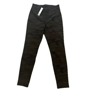 NWT Sanctuary Women Size Small Camo Leggings Pants